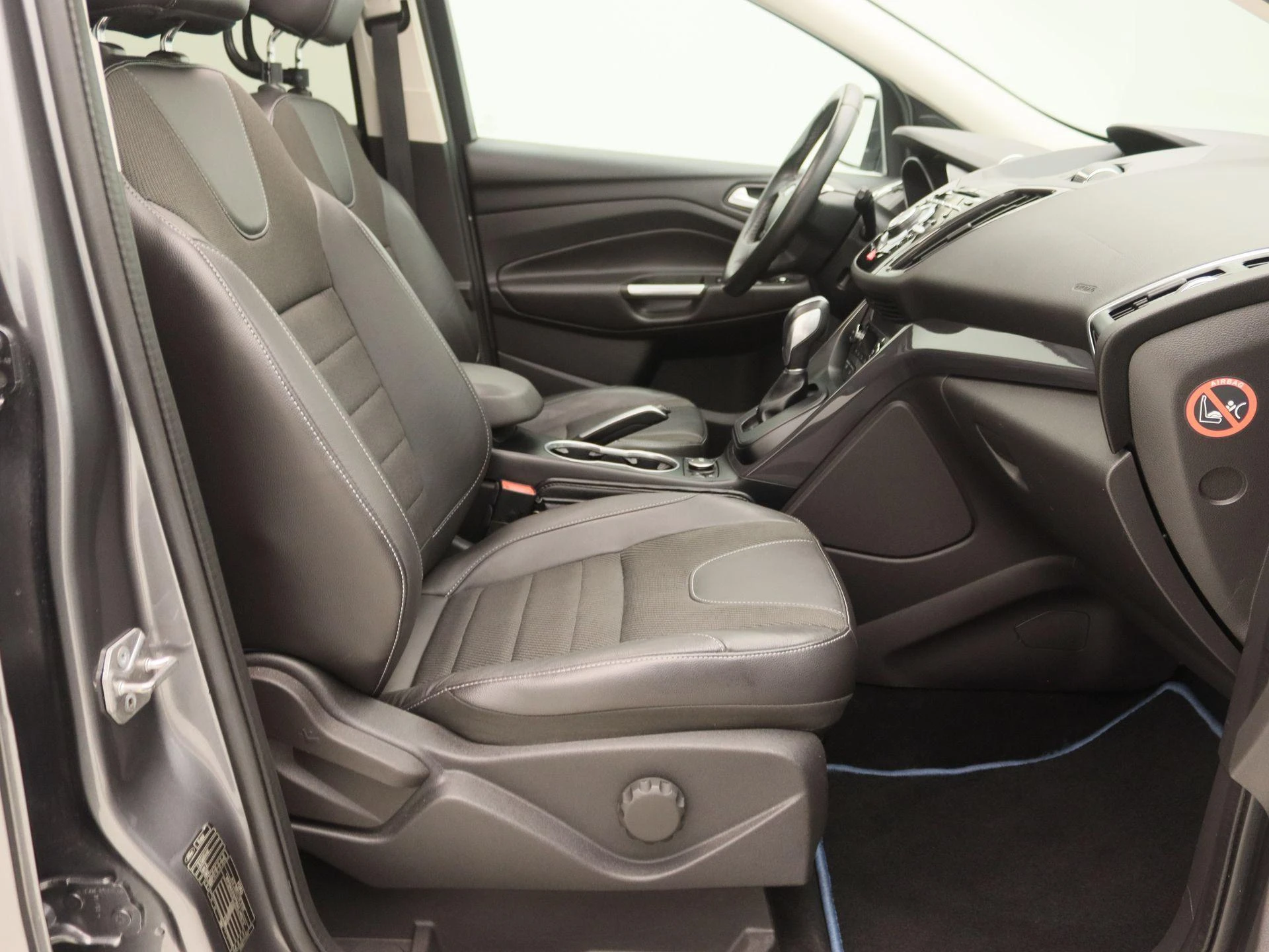 Ford-Kuga-image-25