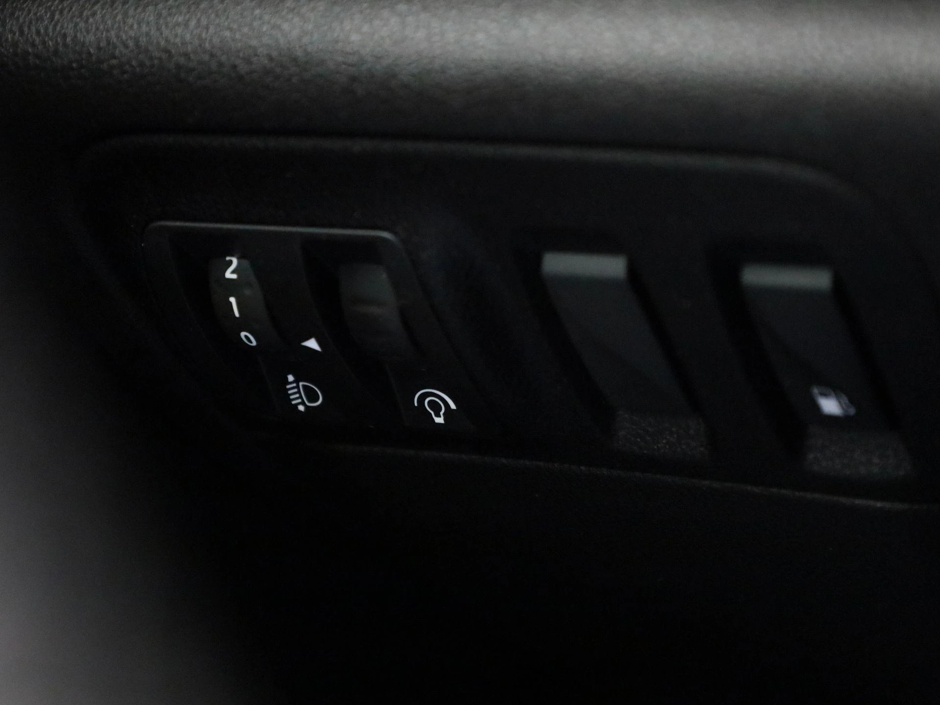 Renault-Megane E-Tech-image-24