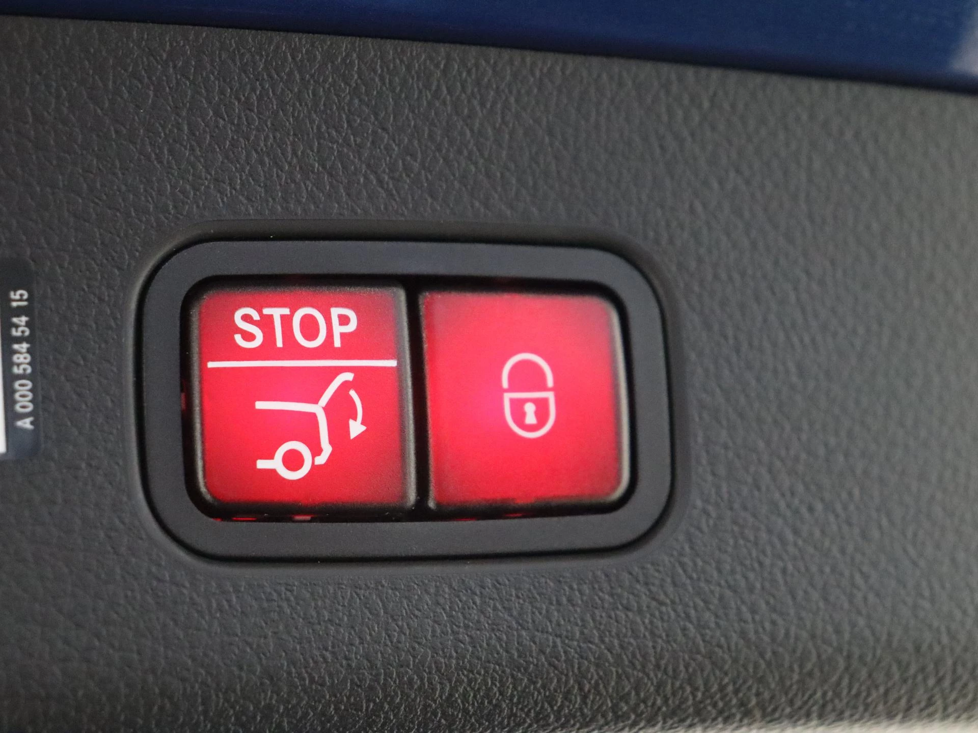 Mercedes-Benz-GLC-image-30