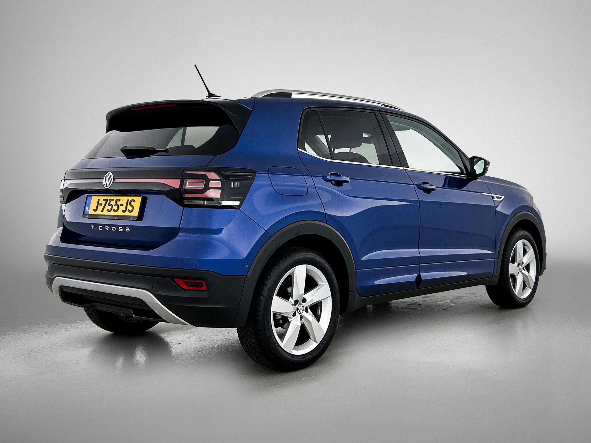 Volkswagen-T-Cross-image-3