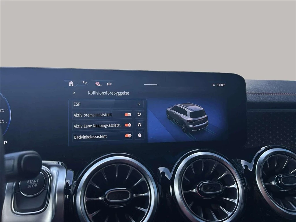 Mercedes-Benz-EQB-image-17