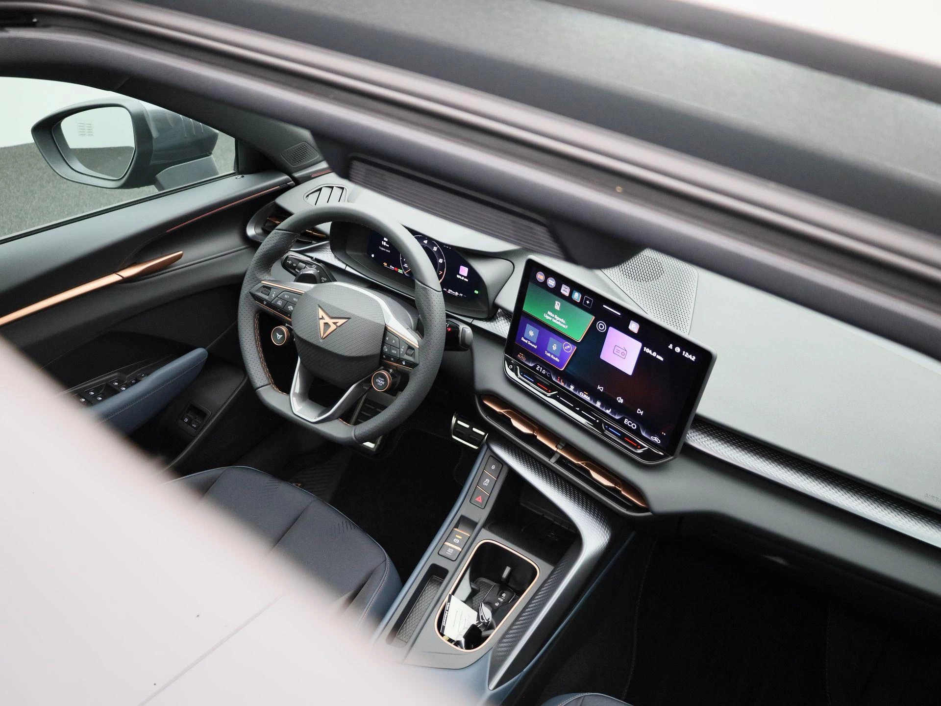 CUPRA Terramar 1.5 TSI e-Hybrid Business