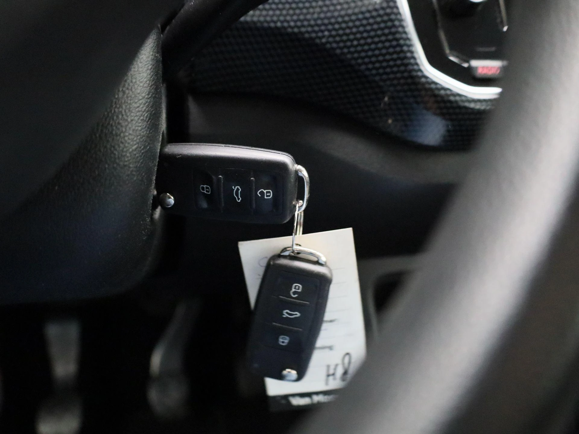 Volkswagen-up!-image-16