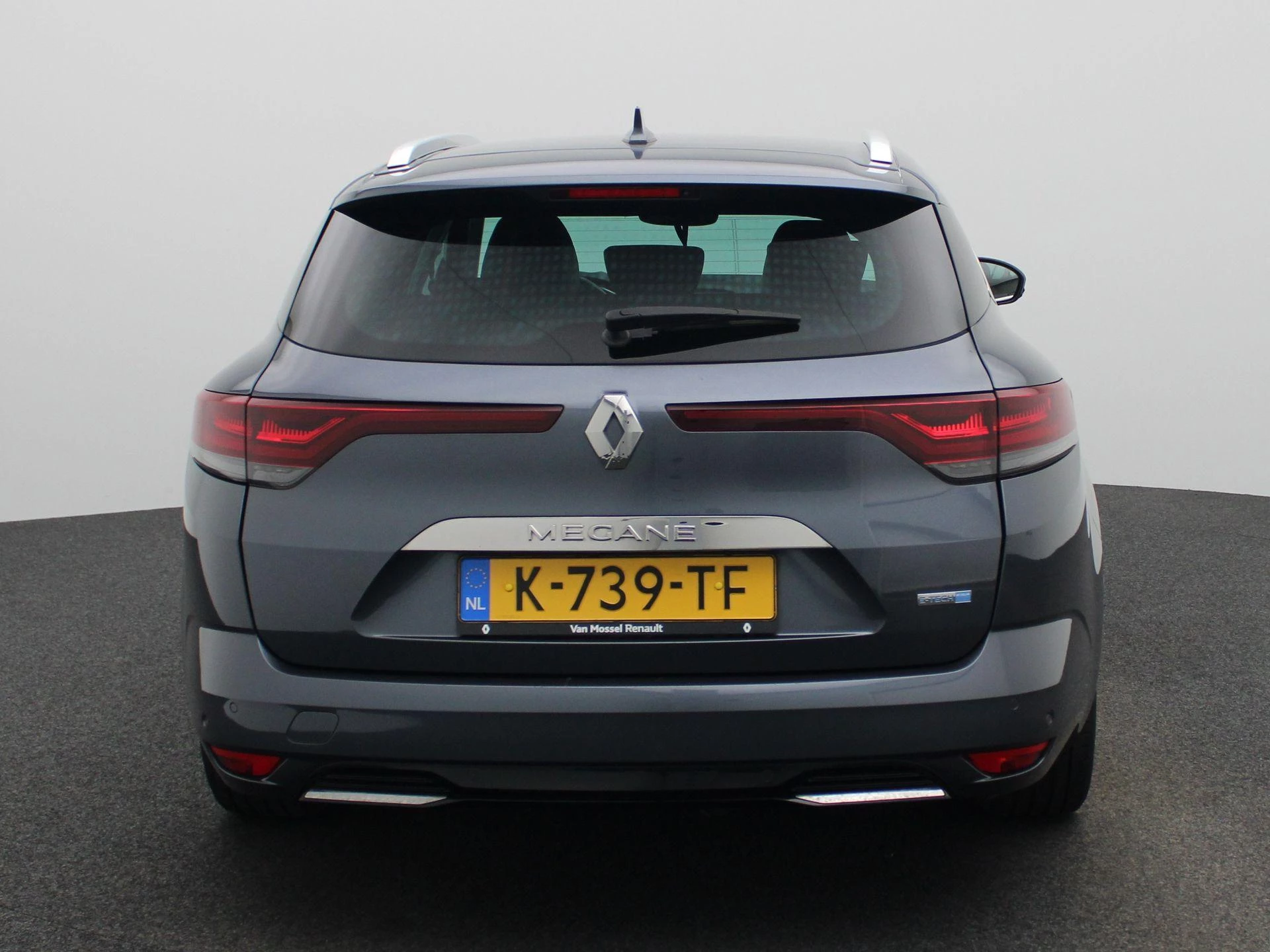 Renault-Megane E-Tech-image-4