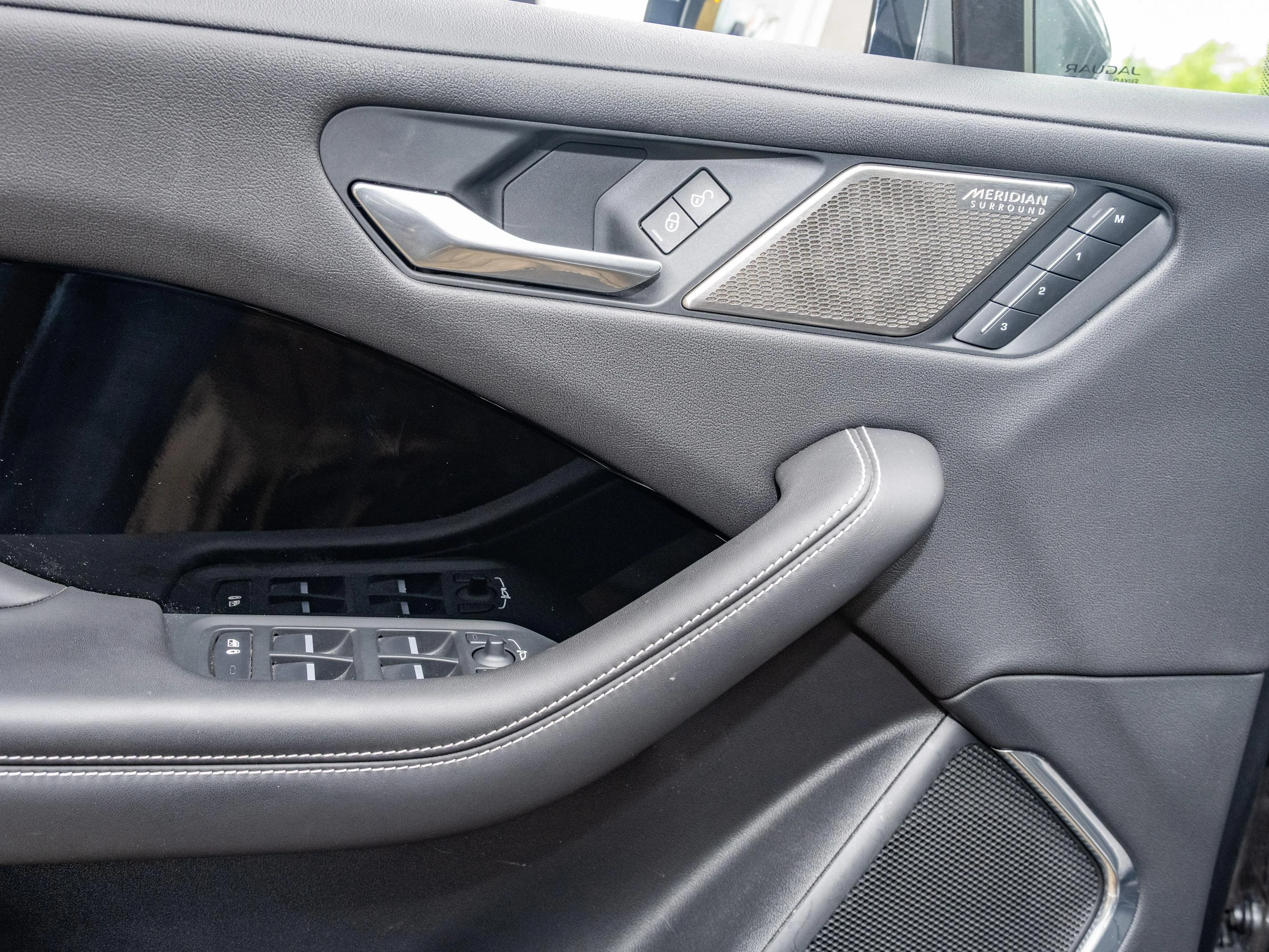 Jaguar-I-PACE-image-13