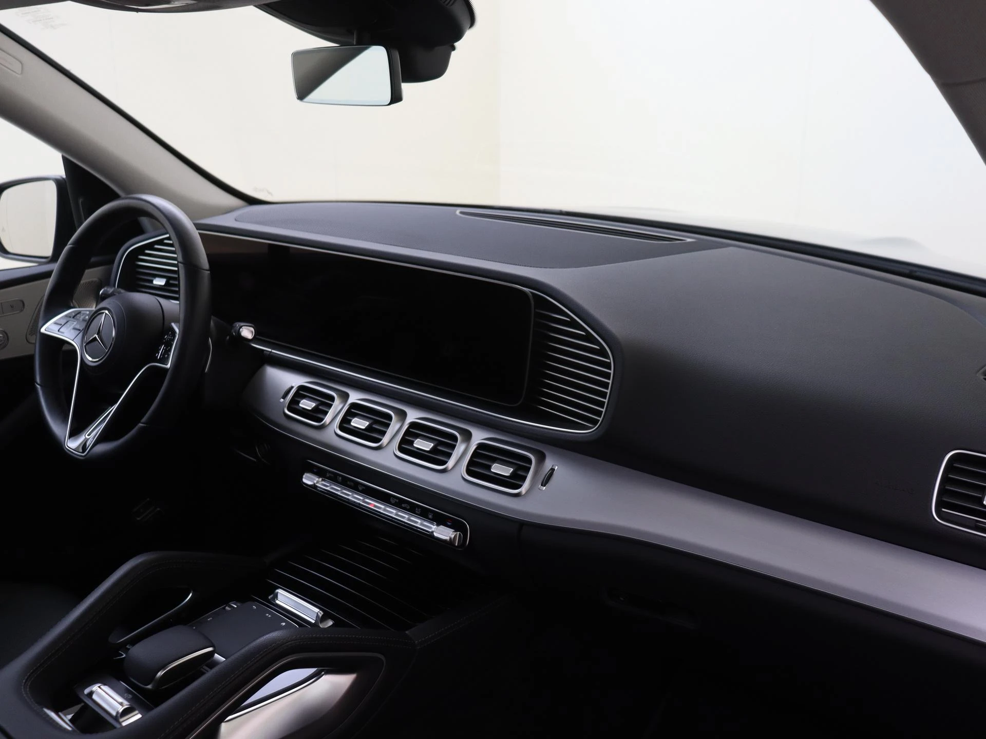 Mercedes-Benz-GLE-image-4
