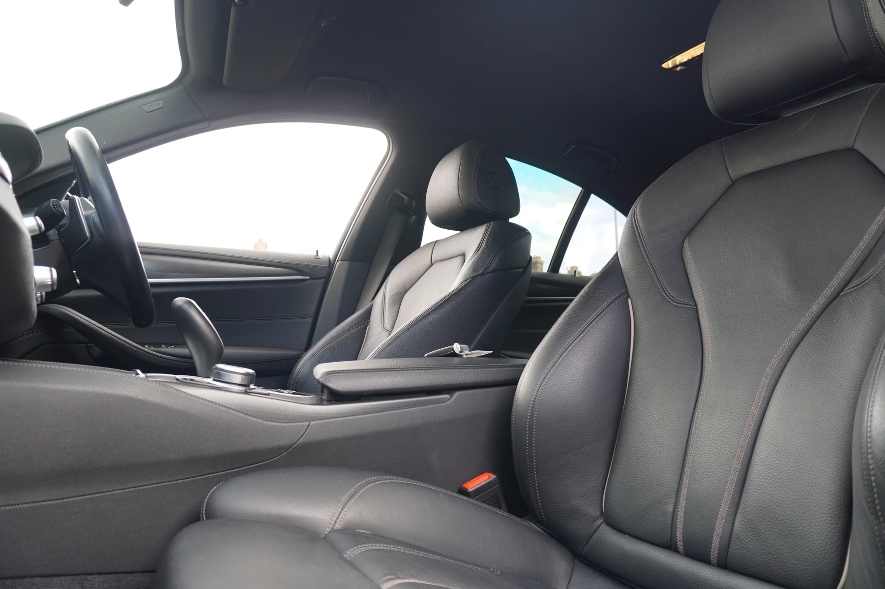 BMW-5 Series-image-9