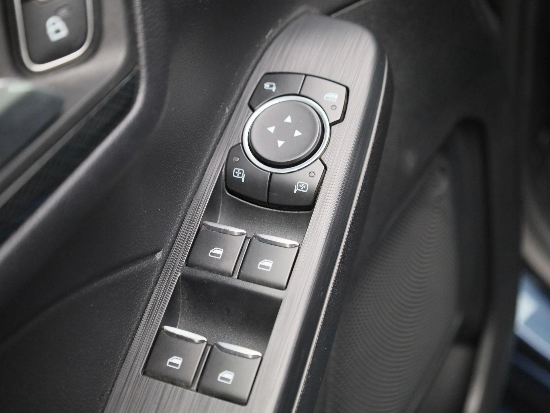 Ford-Kuga-image-35
