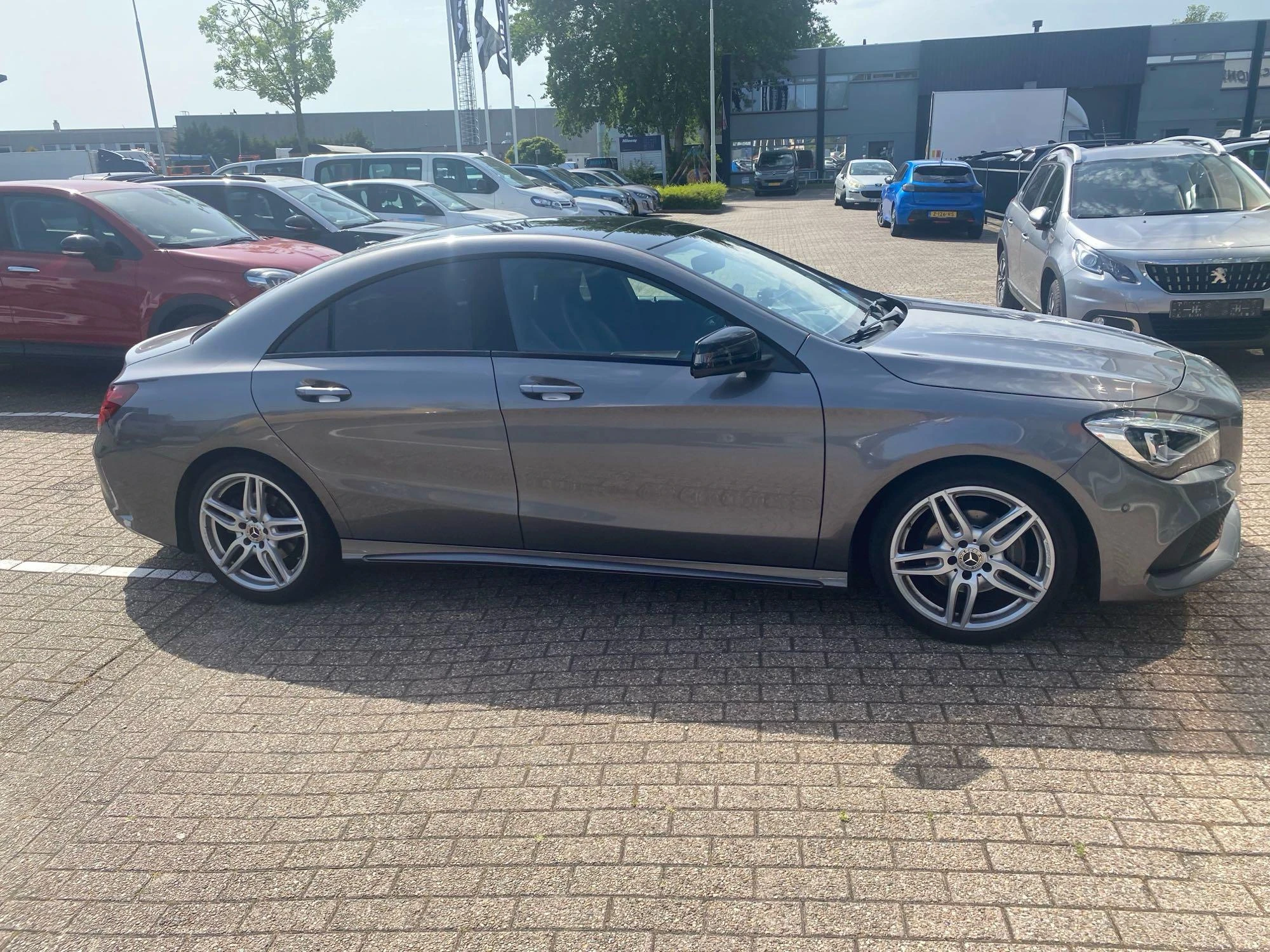 Mercedes-Benz CLA 180