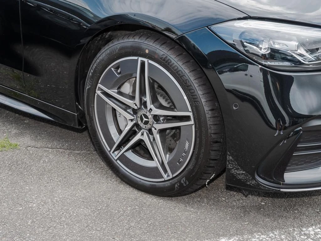 Mercedes-Benz-C-Klasse 300-image-6