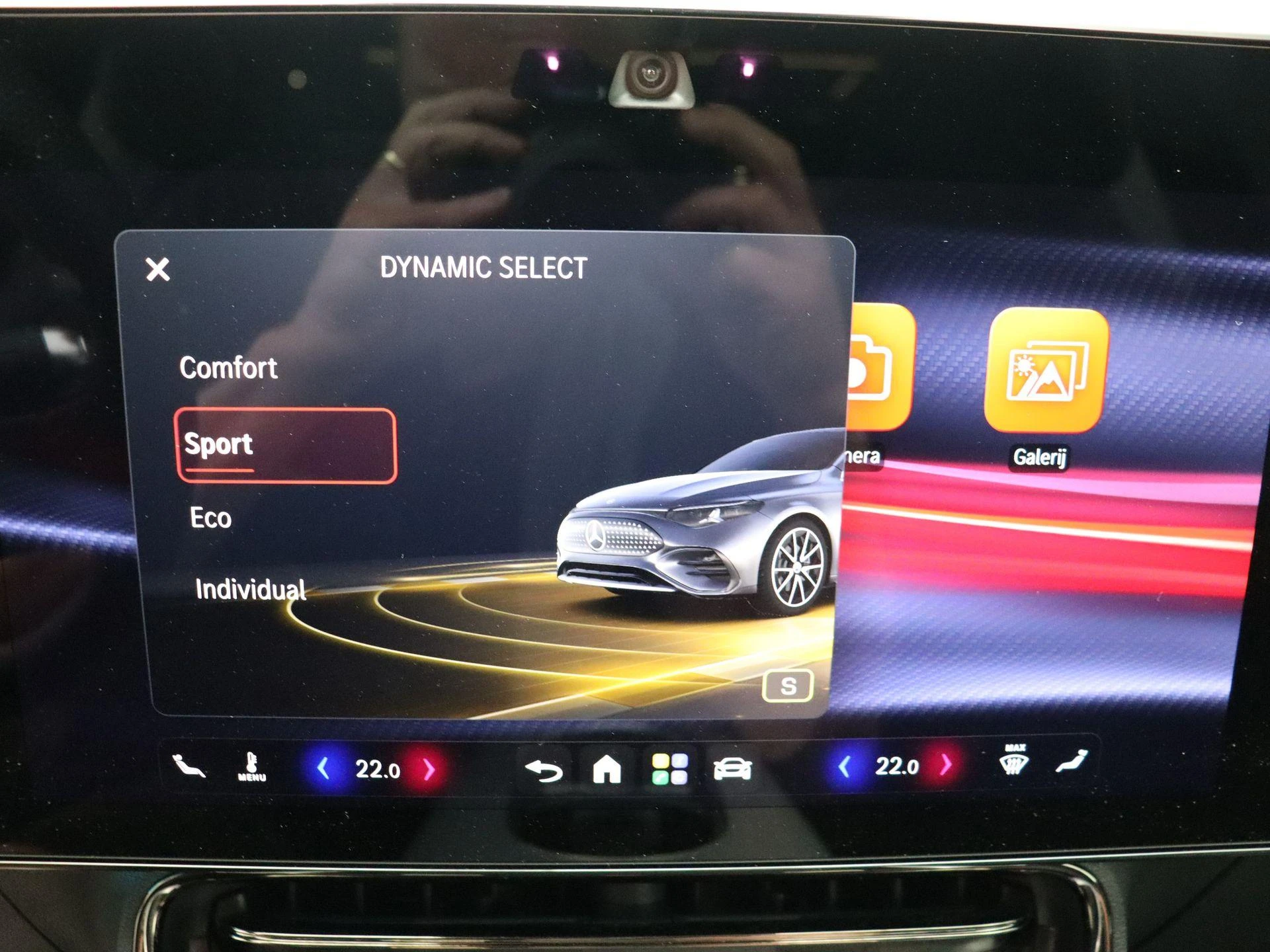 Mercedes-Benz-CLA-image-18