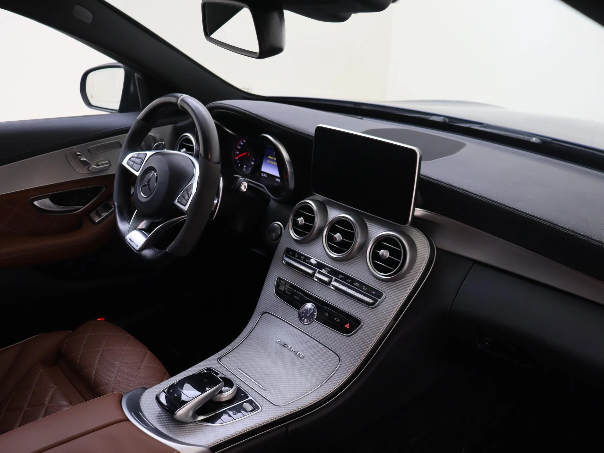 Mercedes-Benz-C-Klasse-image-13