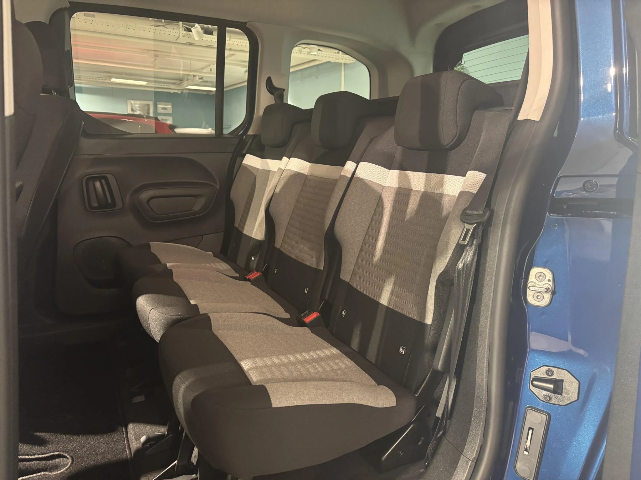 Citroën-ë-Berlingo-image-11