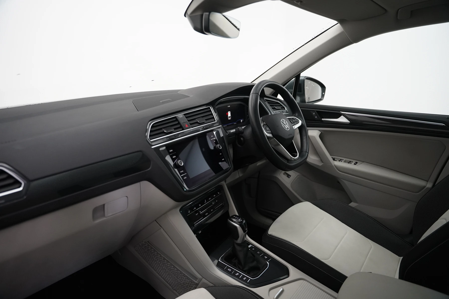 Volkswagen-Tiguan-image-1