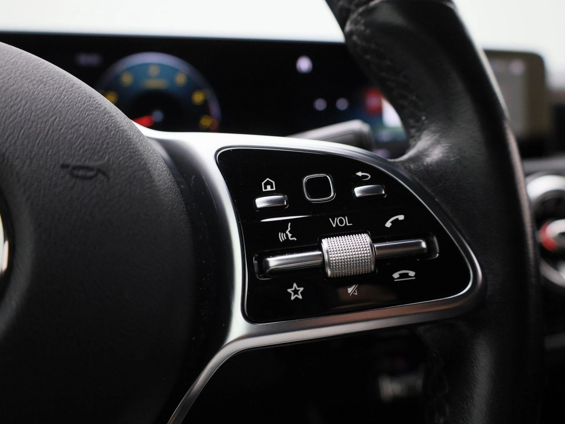Mercedes-Benz-A-Klasse-image-17