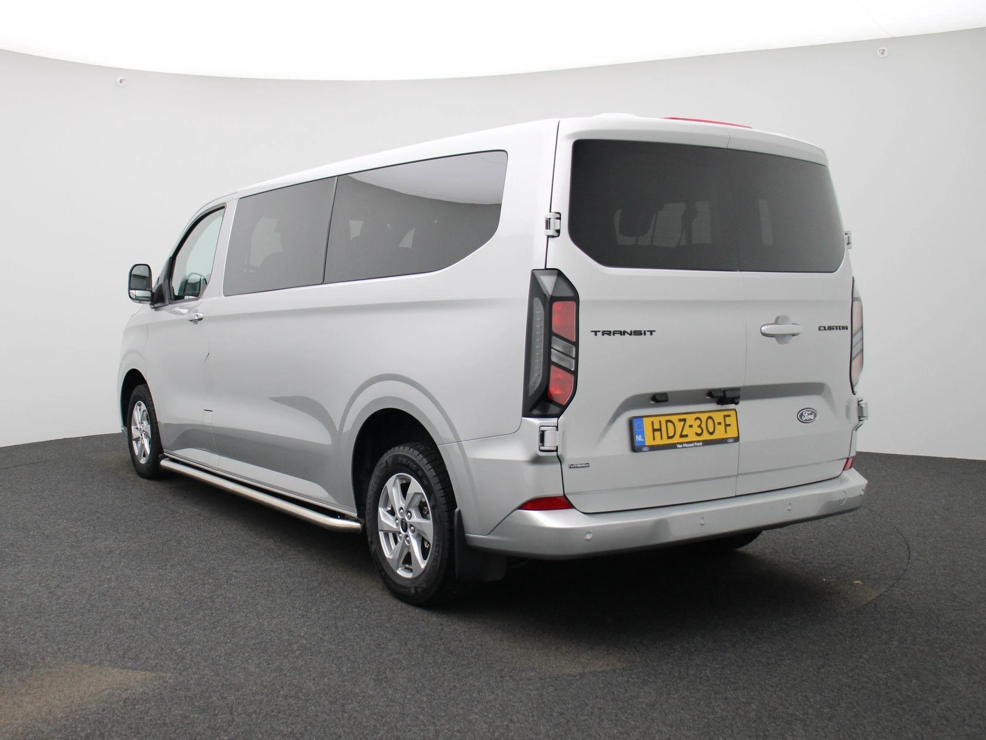 Ford-Transit Custom-image-1
