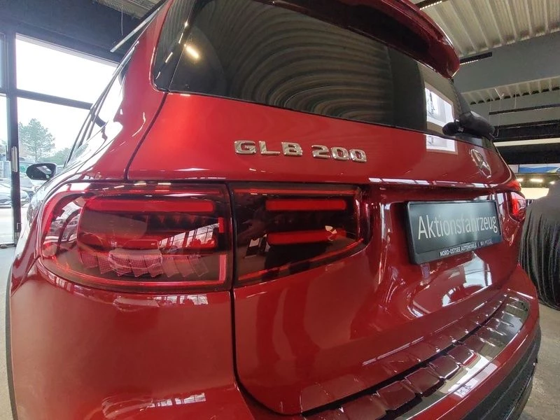 Mercedes-Benz-GLB-image-12