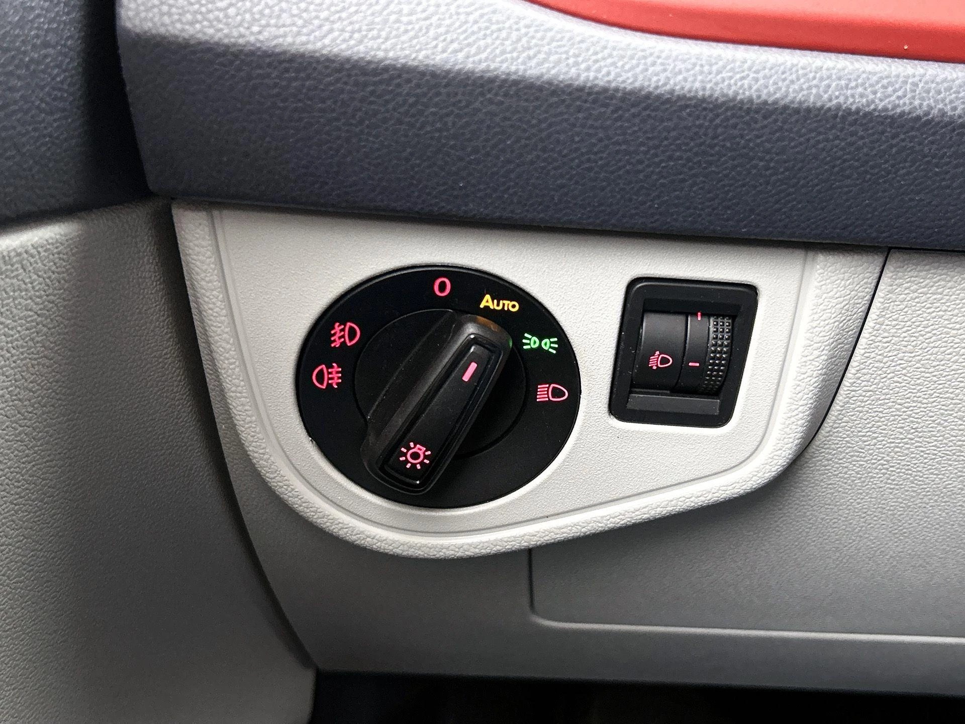 Volkswagen-Polo-image-14