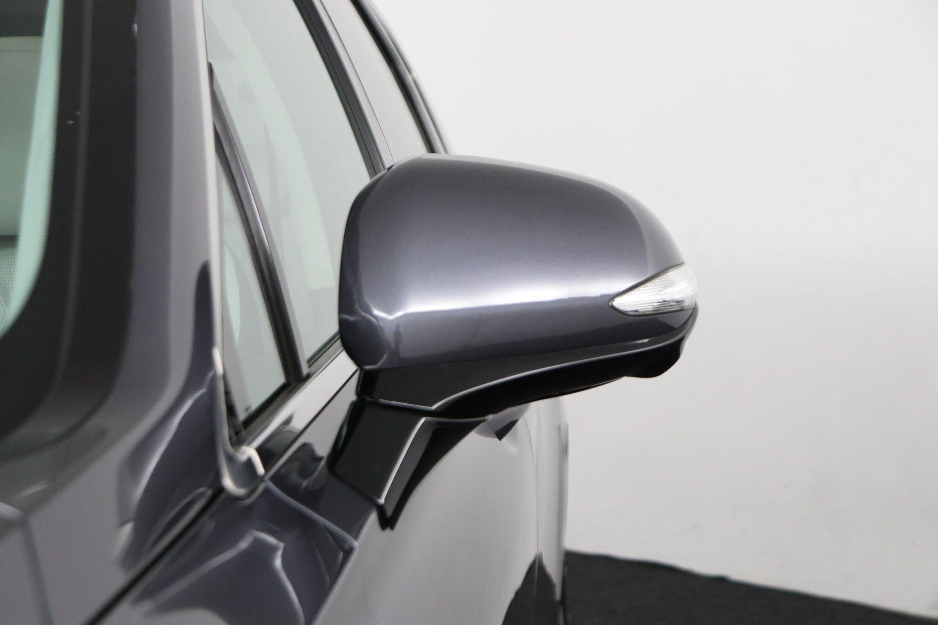 Hyundai-Santa Fe-image-30