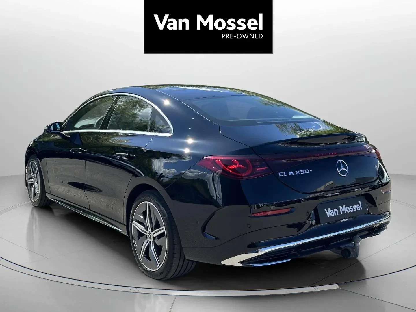 Mercedes-Benz-CLA-image-6