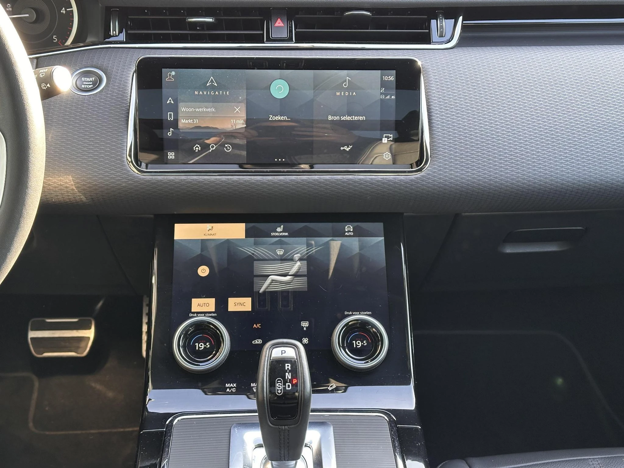 Land Rover-Range Rover Evoque-image-18