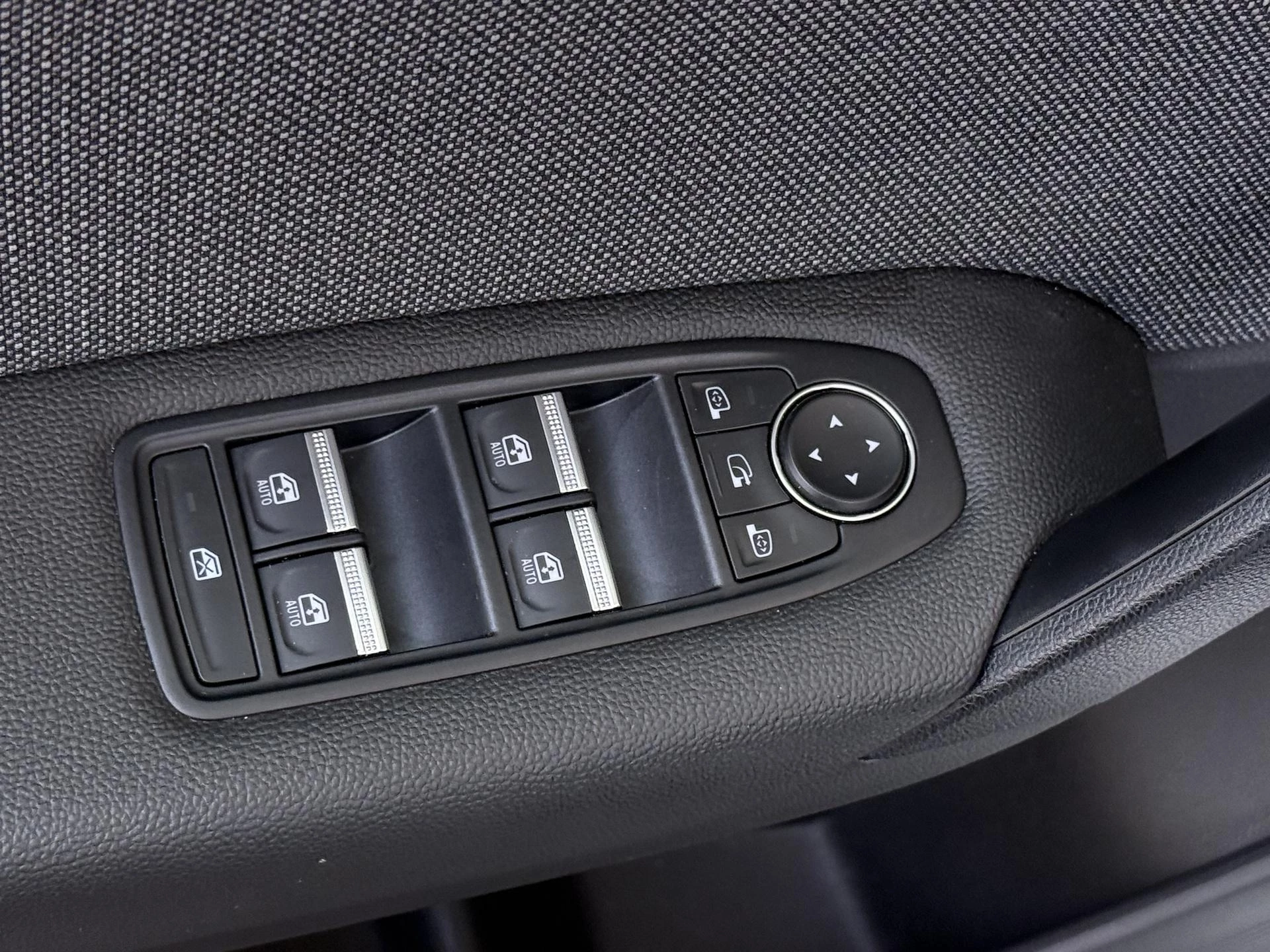 Renault Captur 1.8 E-Tech full hybrid 160 techno