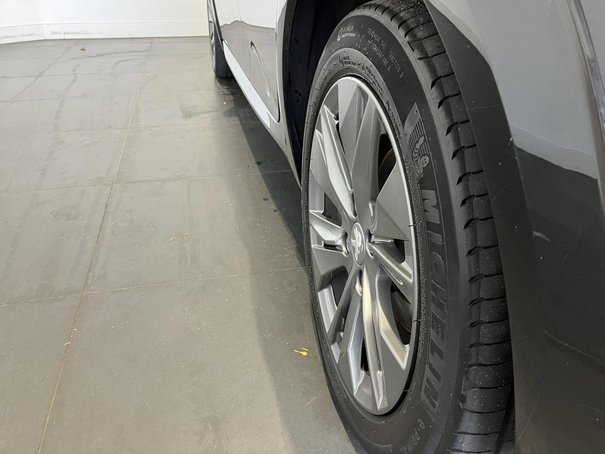 Peugeot-e-208-image-8