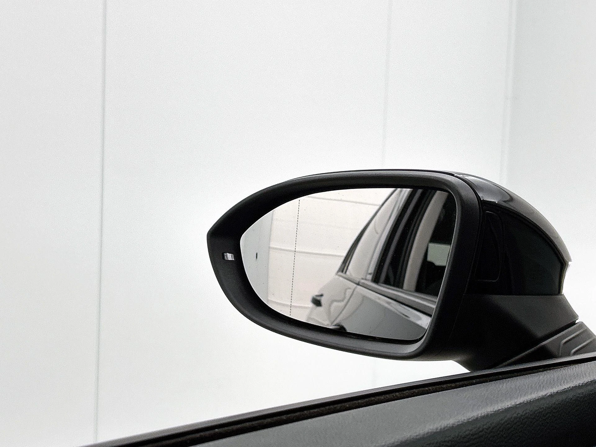 Volkswagen-Golf-image-16