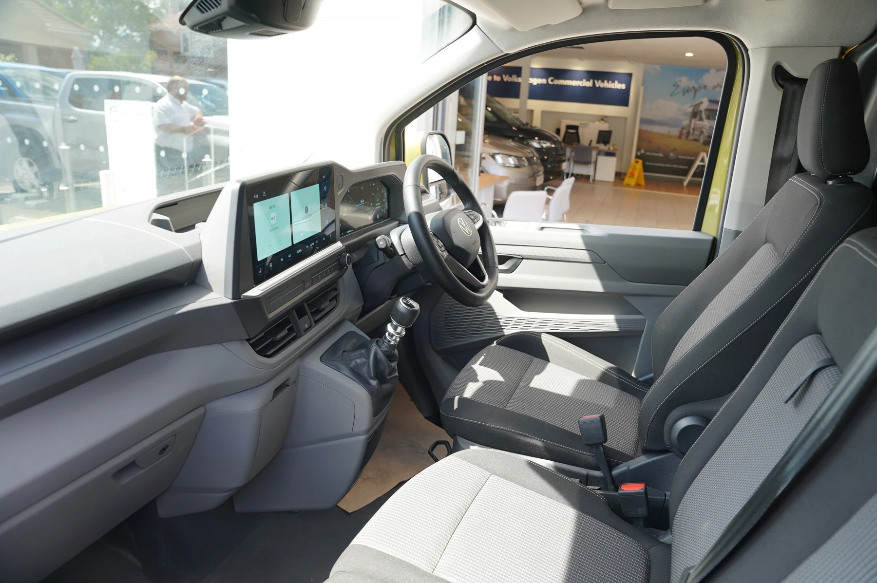 Volkswagen-Transporter-image-1
