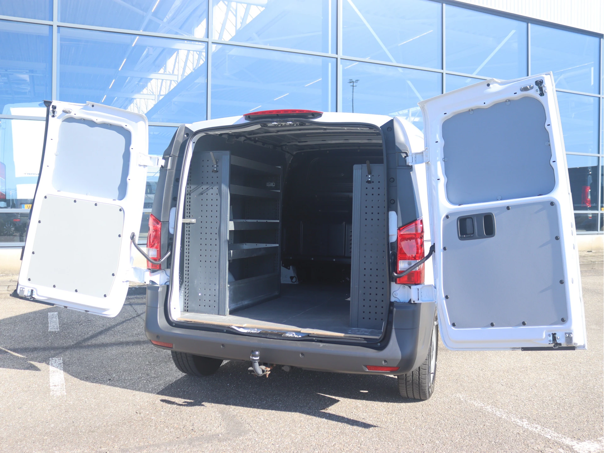Mercedes-Benz-Vito-image-2