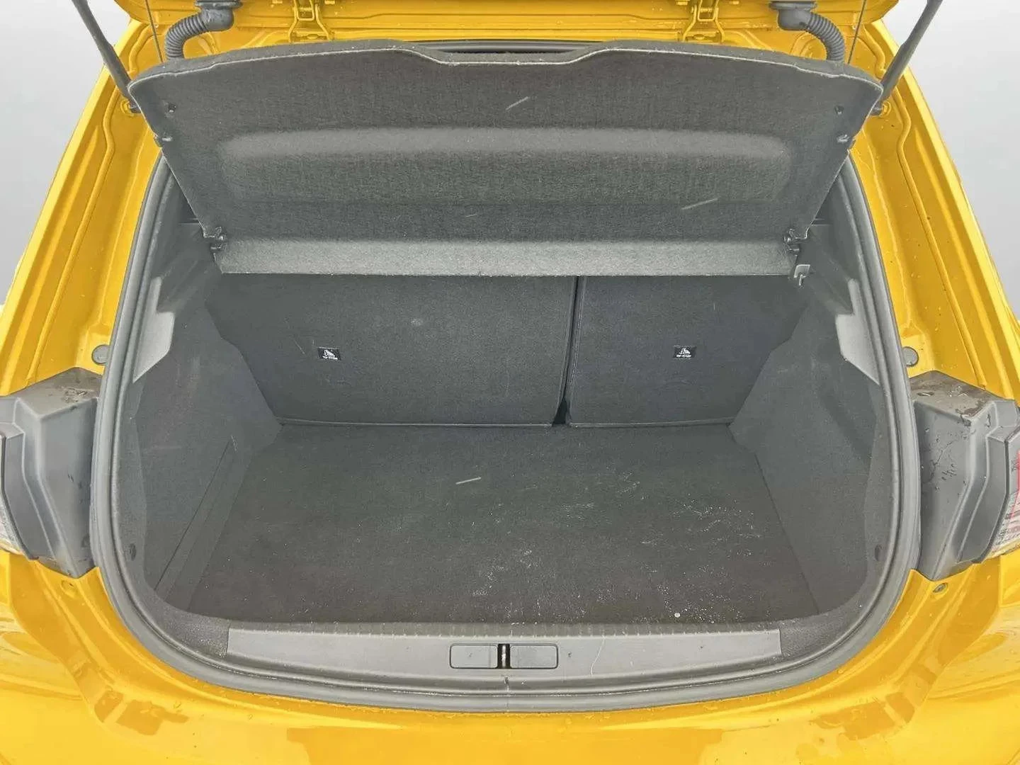 Peugeot-e-208-image-20