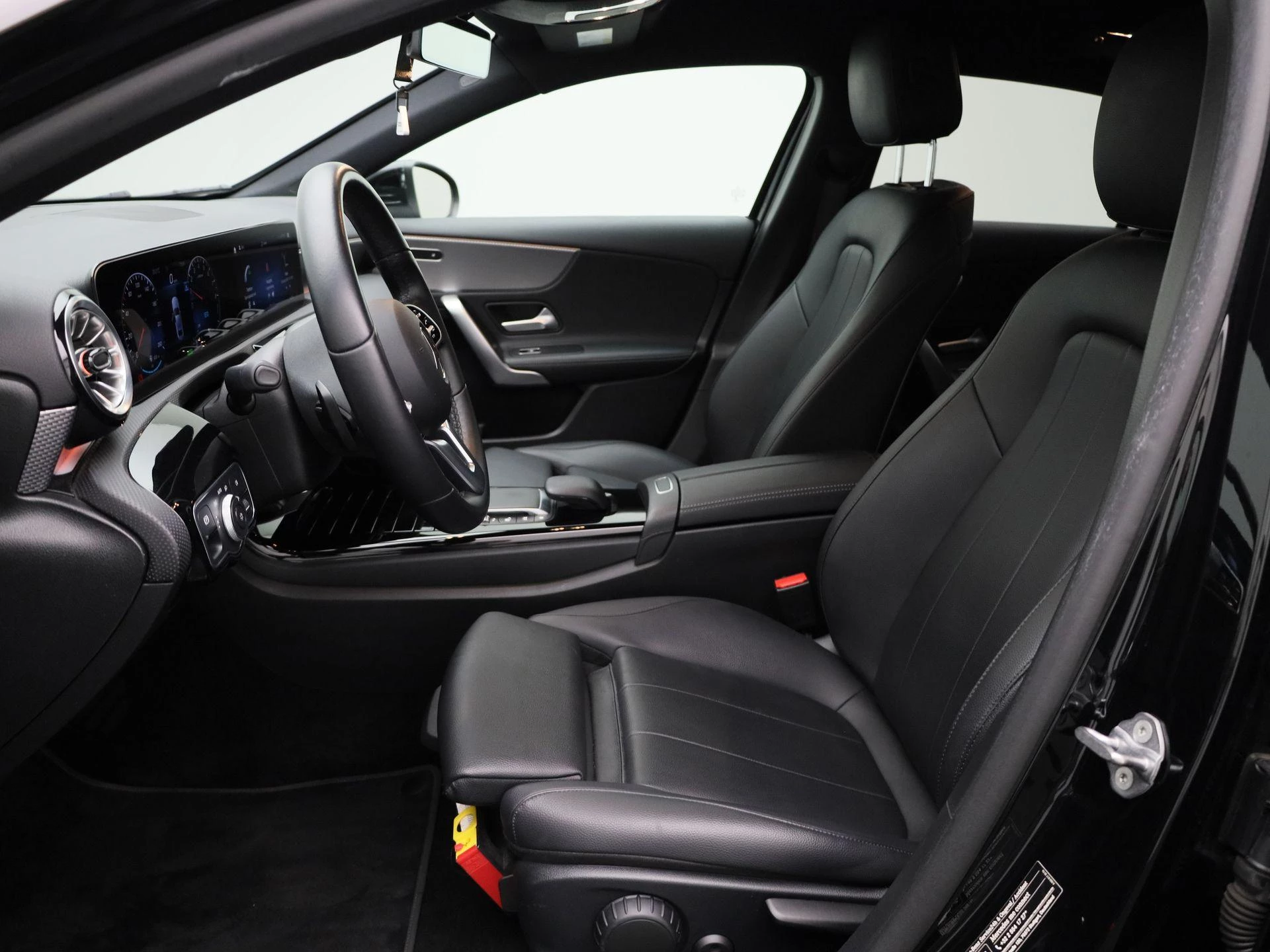 Mercedes-Benz-A-Klasse-image-8