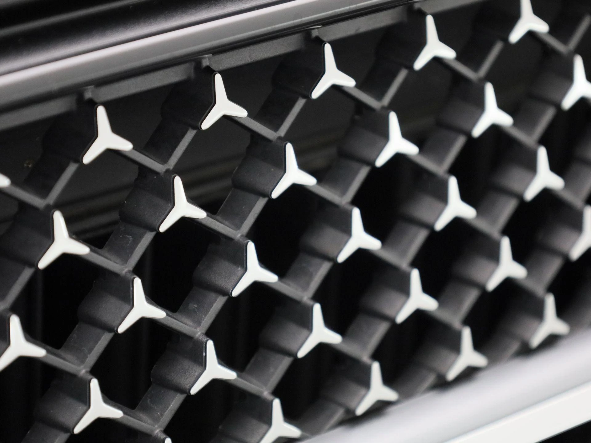 Mercedes-Benz-GLC-image-41