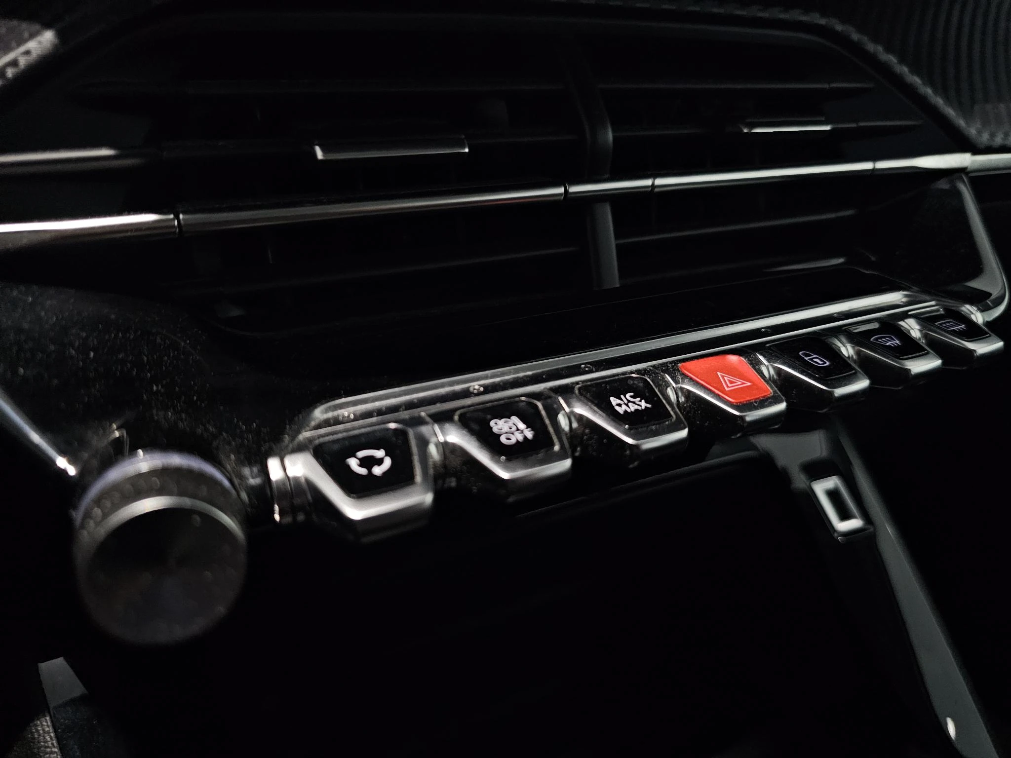 Peugeot-208-image-15