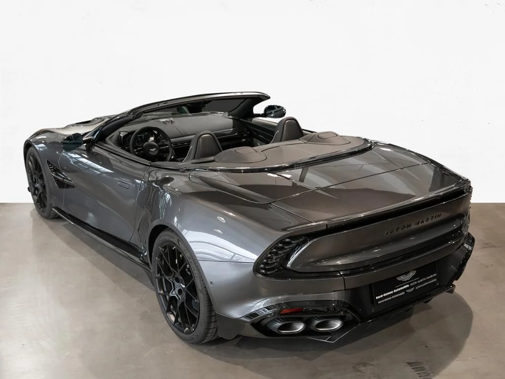 Aston Martin-Vanquish-image-17