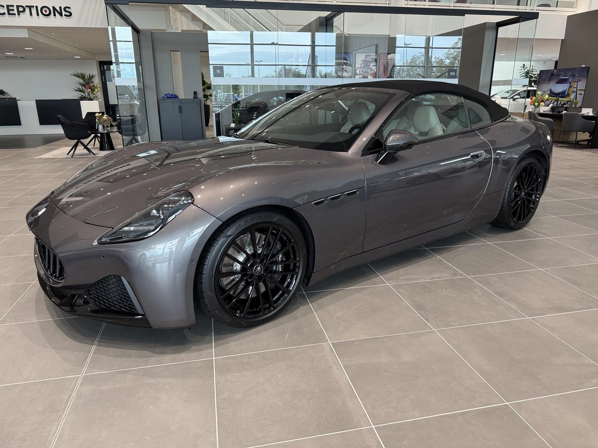 Maserati-GranCabrio-image-21