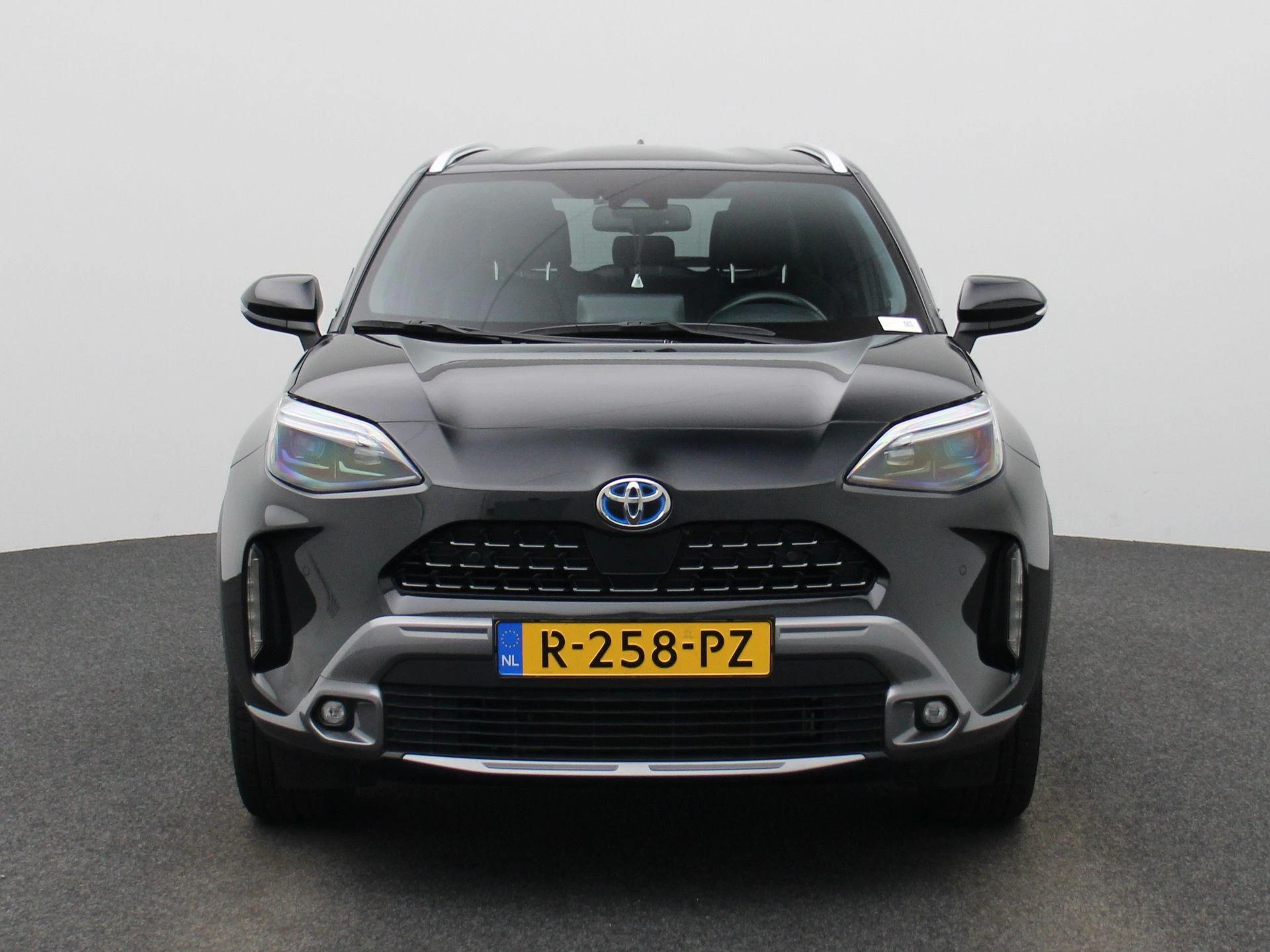 Toyota-Yaris Cross-image-2