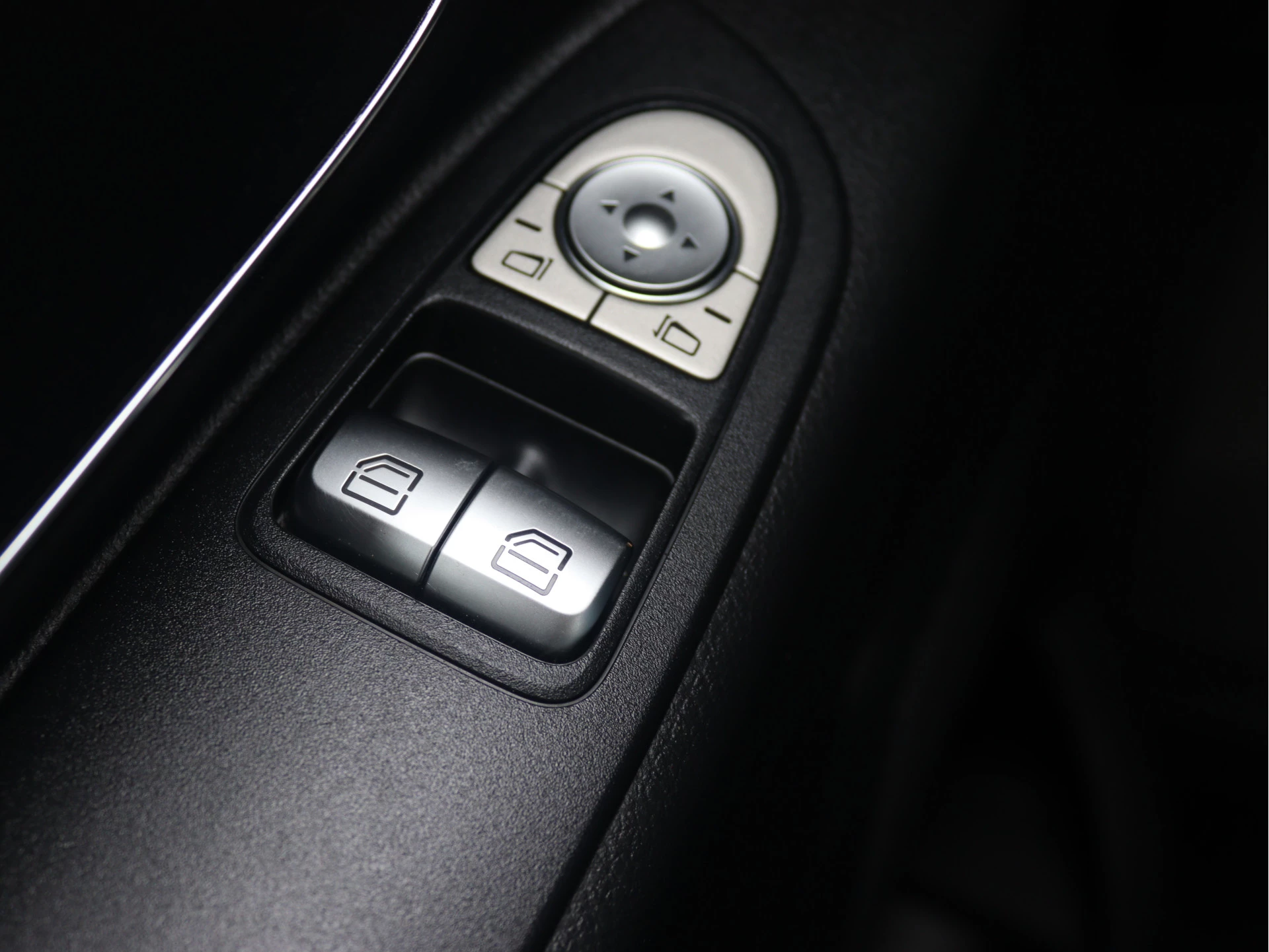 Mercedes-Benz-Vito-image-4