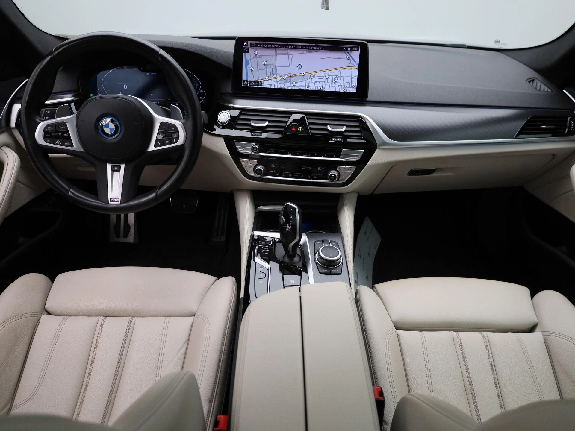 BMW-Série 5-image-8