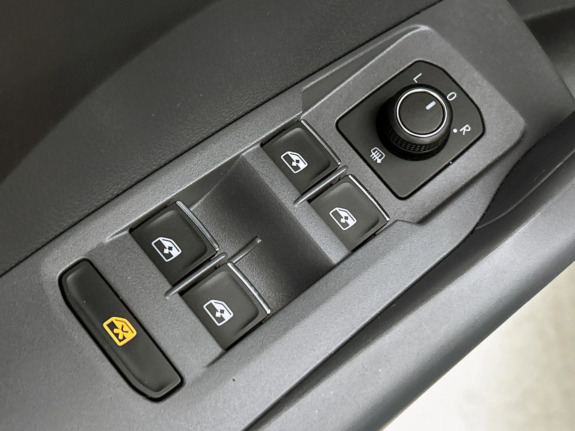 Volkswagen-T-Cross-image-30