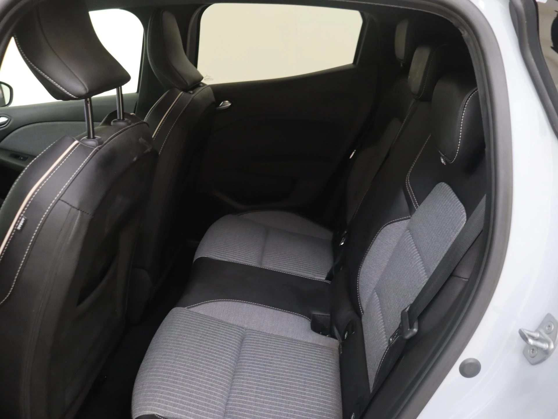 Renault-Clio-image-11