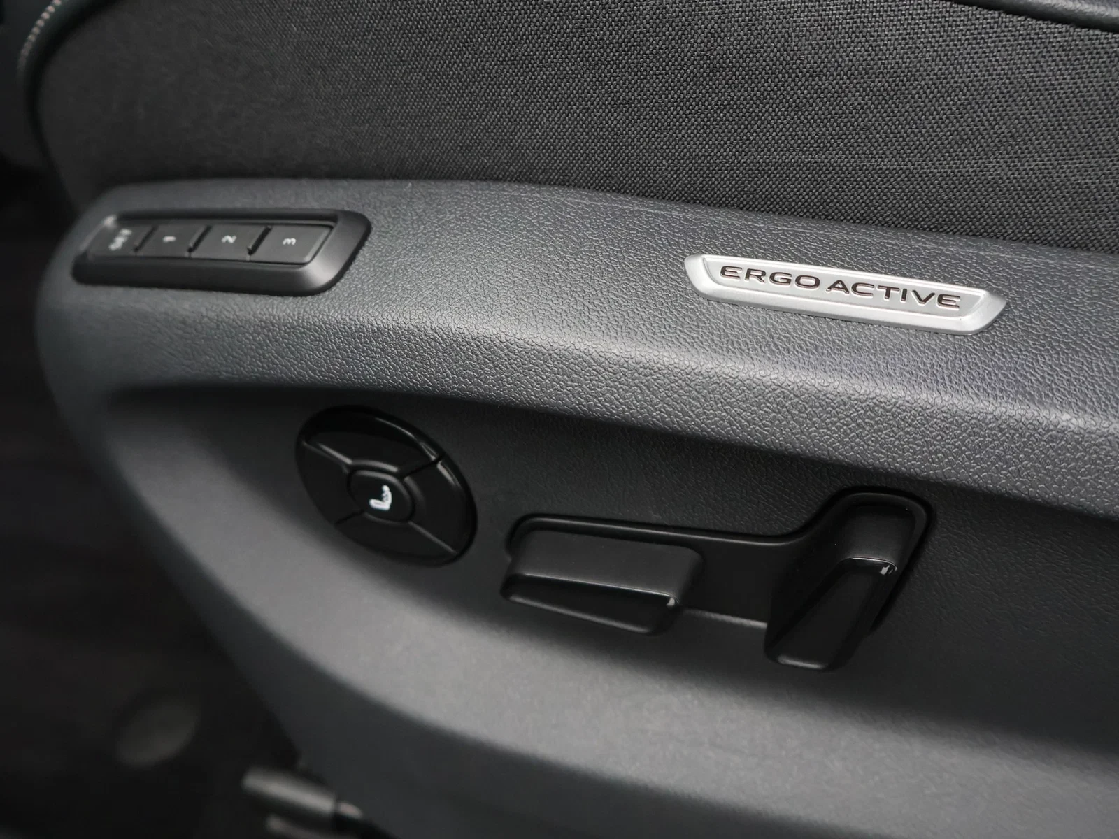 Volkswagen Tiguan Tiguan R-Line 1.5 eTSI 150PK *AUTOMAAT* DEMO *