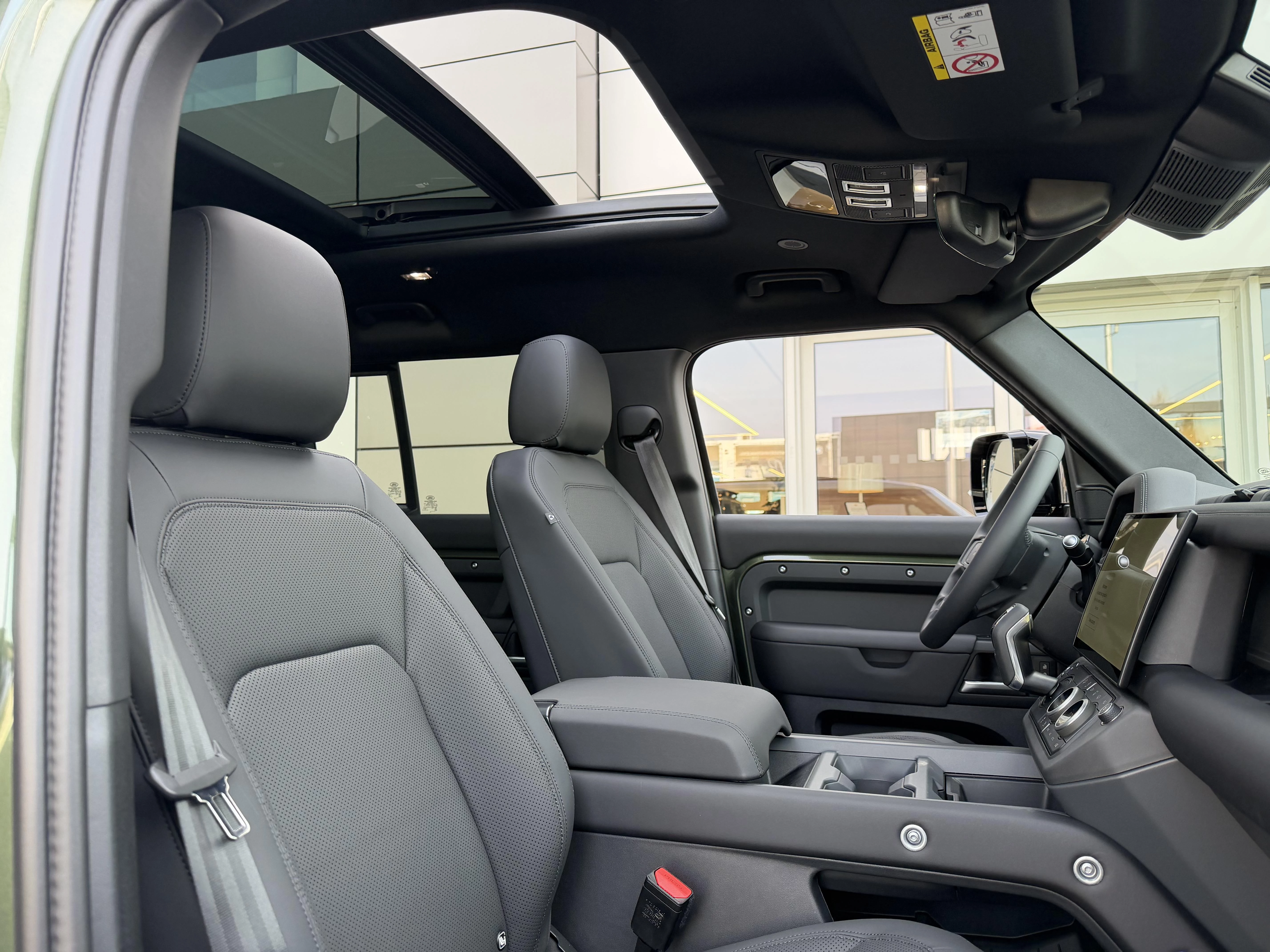 Land Rover Defender 110 D250 X-Dynamic SE AWD Auto. 26MY