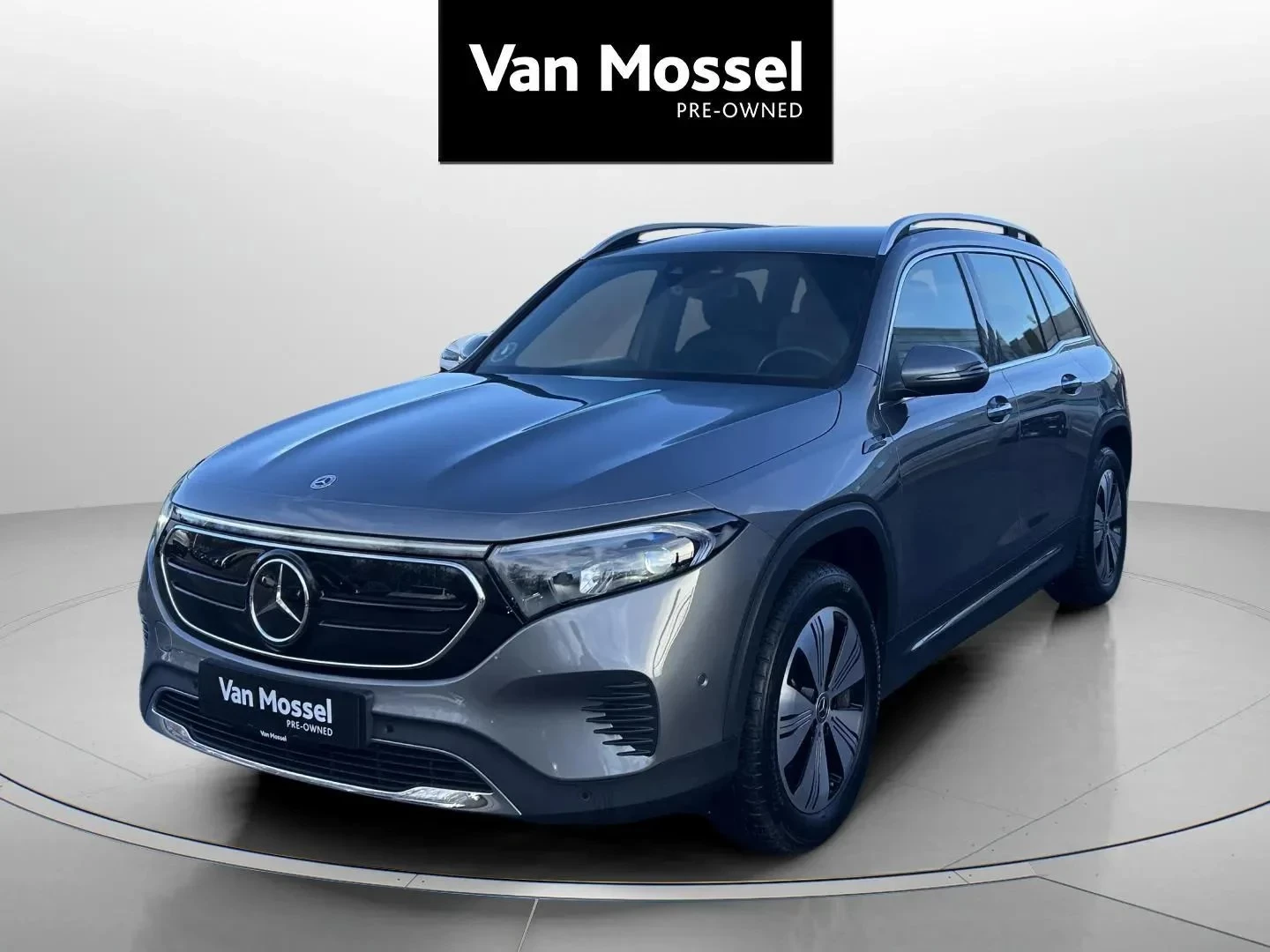 Mercedes-Benz-EQB-image-0
