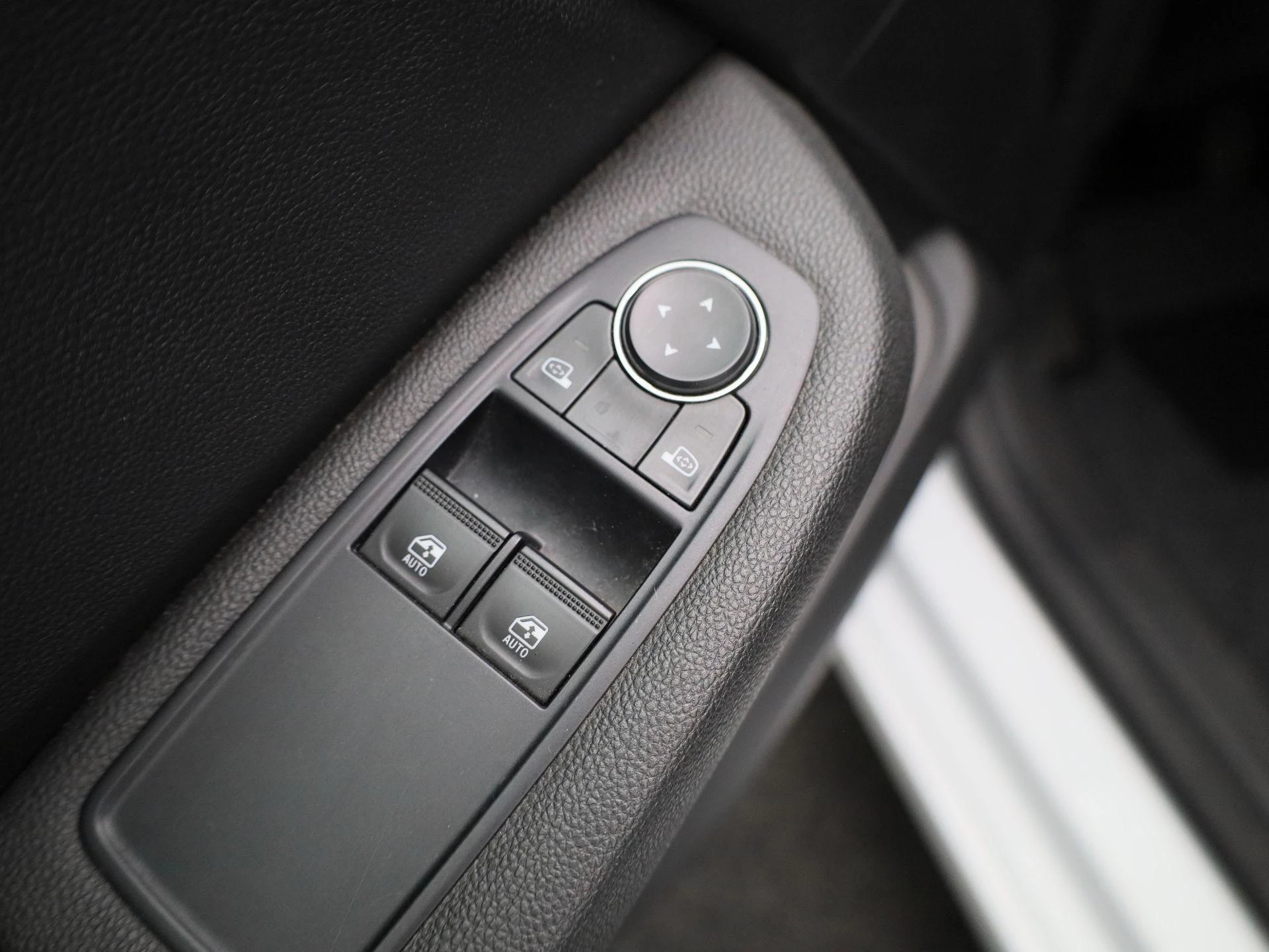 Renault-Clio-image-24