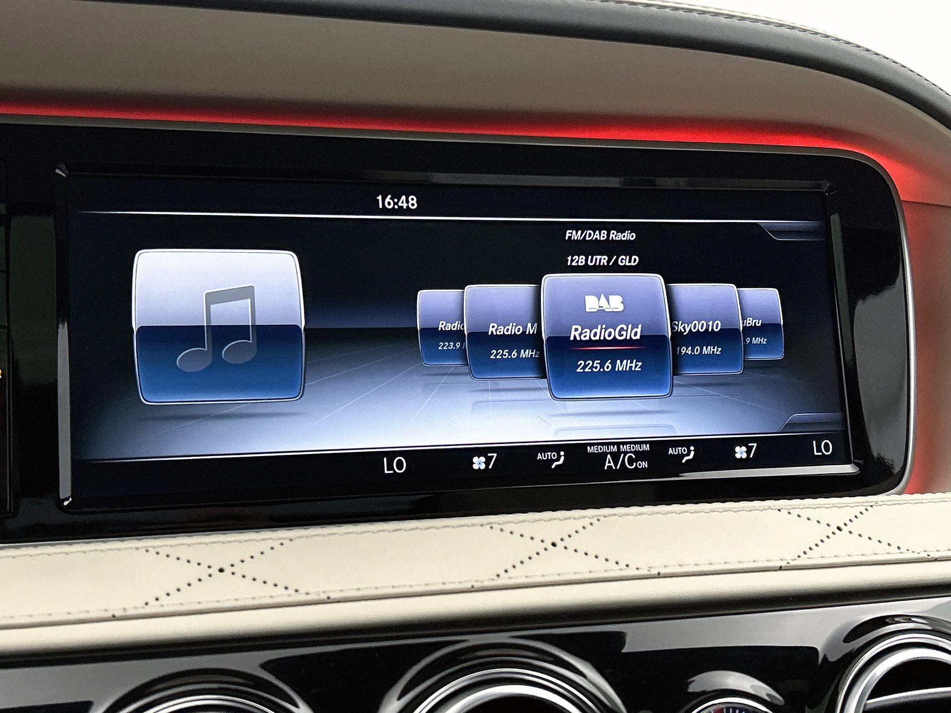 Mercedes-Benz-S-Klasse-image-6