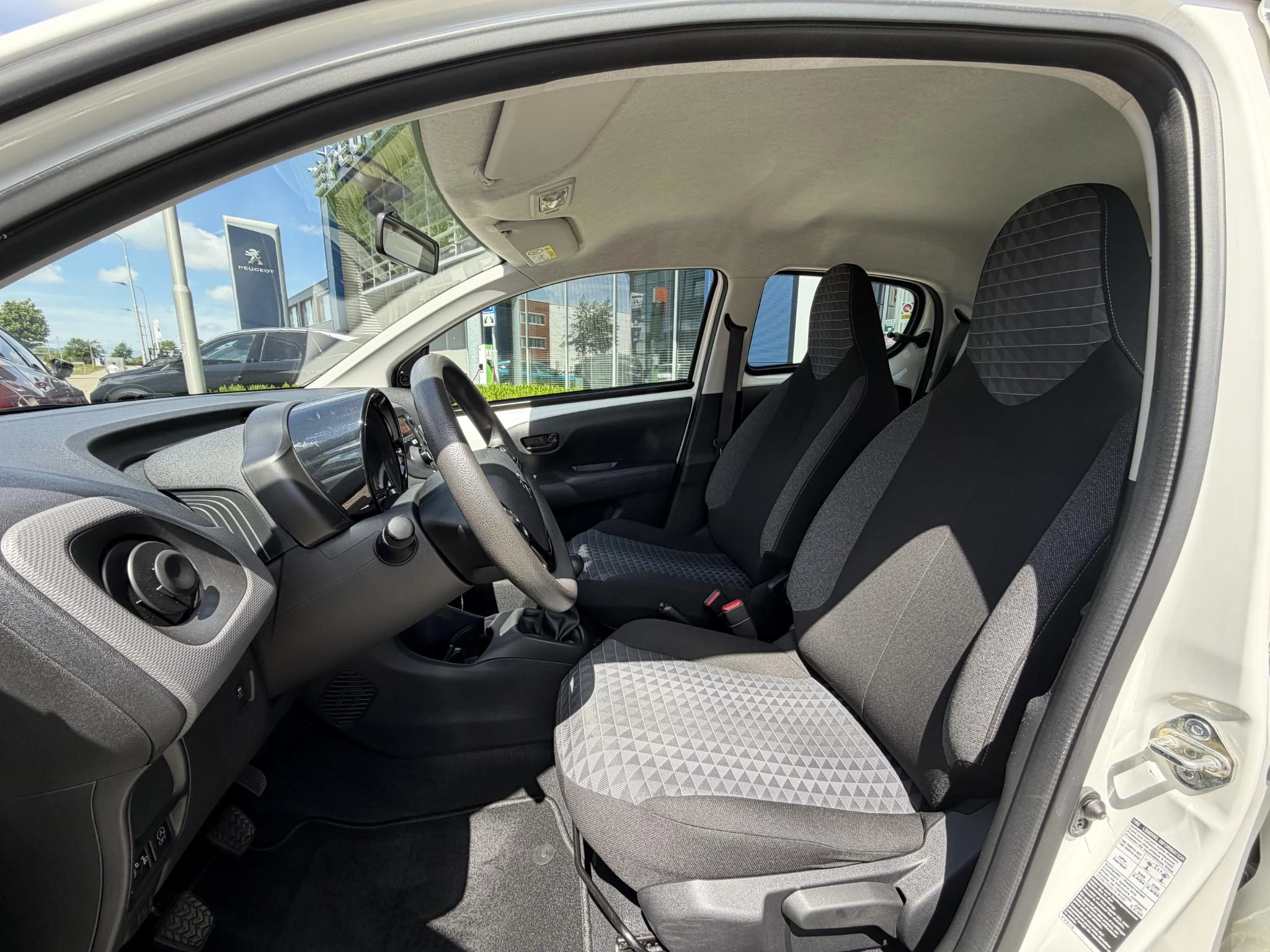 Peugeot-108-image-15