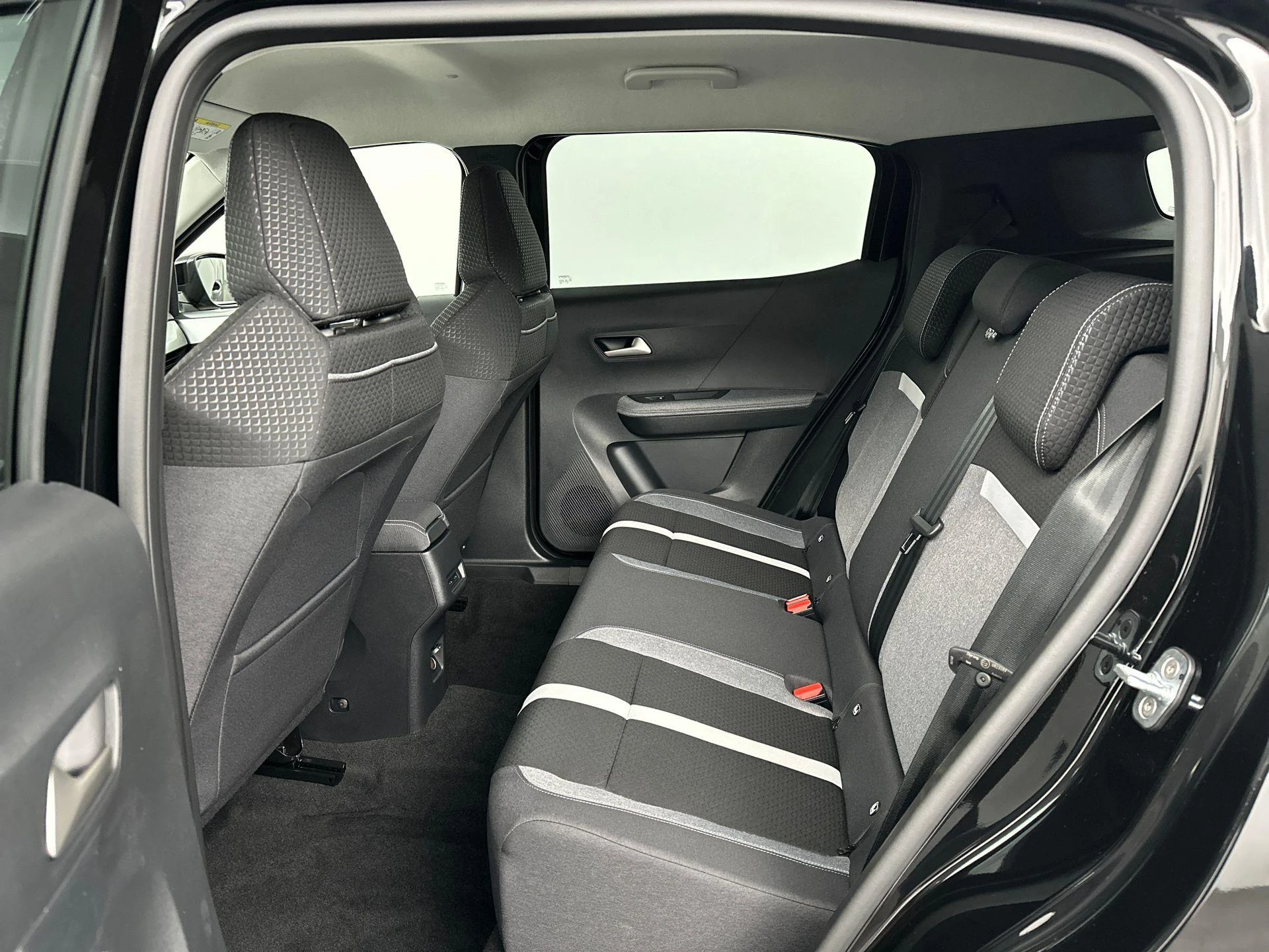Opel-Frontera-image-16