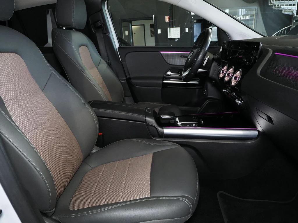 Mercedes-Benz-EQA 250+-image-11