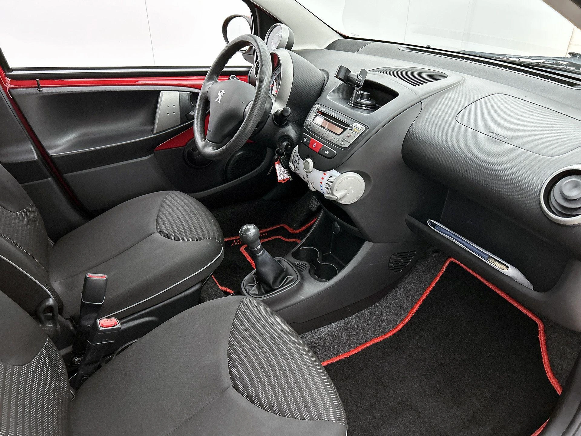 Peugeot-107-image-11